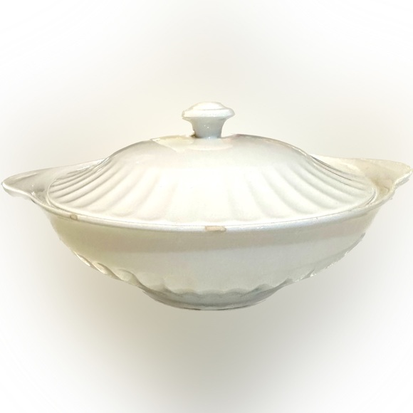 ANTIQ J.&G. MEAKIN ENGLAND CLASSIC WHITE covered vegetable dish 10” hndl 2 hndl - Picture 2 of 7